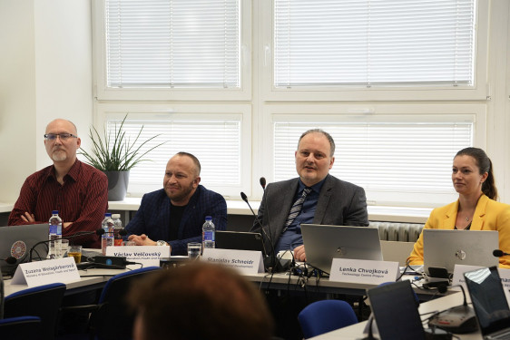 S Evropskou komisí diskutujeme o synergiích ve výzkumu
