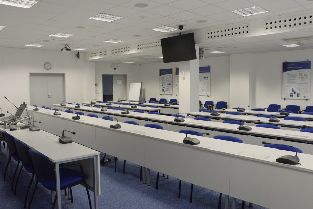 Labe lecture room (70 seats)